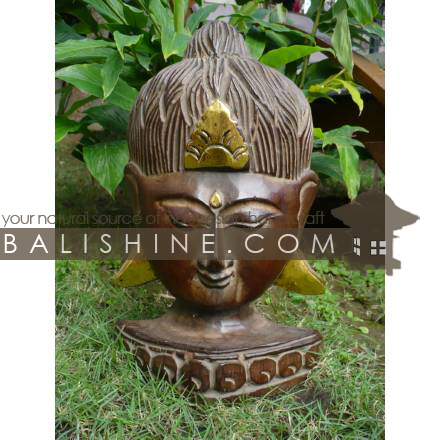 Balishine: Your natural source of indonesian handicraft presents in its Decor Accessories collection the Buddha Statue :12MUL33569:This buddha head statue is a handicraft of Bali made from albesia wood. With gold color