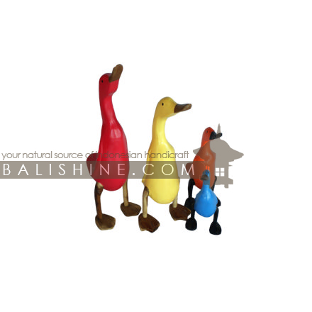 Balishine: Your natural source of indonesian handicraft presents in its Home Decor collection the Duck Statue:12AUR36998:This duck statue is produced in Bali made from jempinis wood with bambou roots.  All colors available.