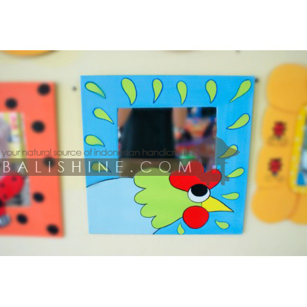 Balishine: Your natural source of indonesian handicraft presents in its Home Decor collection the Mirror:17DZO126355:This mirror is a handicraft of Bali made from albasia wood.  