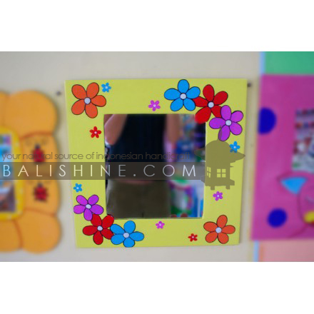 Balishine: Your natural source of indonesian handicraft presents in its Home Decor collection the Mirror:17DZO126357:This mirror is a handicraft of Bali made from albasia wood.  