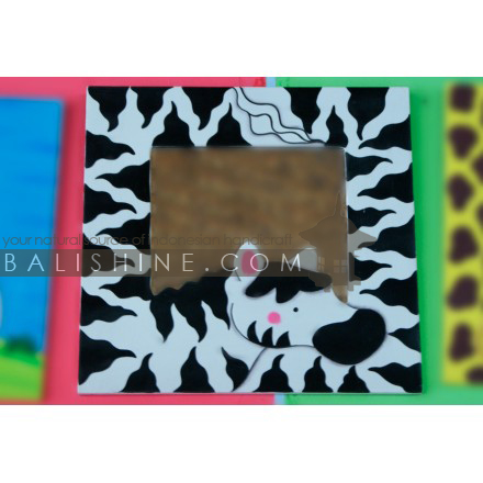 Balishine: Your natural source of indonesian handicraft presents in its Home Decor collection the Mirror:17DZO126371:This mirror is a handicraft of Bali made from albasia wood.  