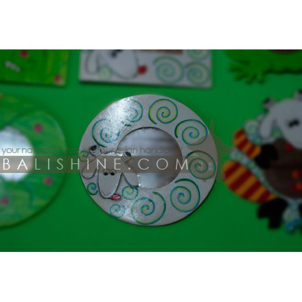 Balishine: Your natural source of indonesian handicraft presents in its Home Decor collection the Mirror:17DZO126379:This mirror is a handicraft of Bali made from albasia wood.  