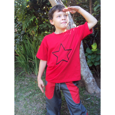 Balishine: Your natural source of indonesian handicraft presents in its Ready to wear collection the Children boy tee-shirt little Star:748MYO796648:Jersey tee-shirt  red, black star
