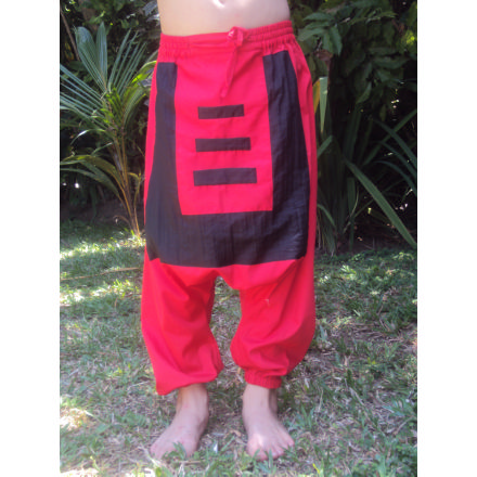 Balishine: Your natural source of indonesian handicraft presents in its Ready to wear collection the Children sarwel goa:748MYO776636:Popeline and parasut sarwel, elastic waist, 1 pocket on the front and 2 pockets on the back  red, pocket black