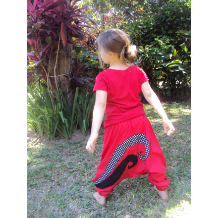 Balishine: Your natural source of indonesian handicraft presents in its Ready to wear collection the Children sarwel toon's:748MYO776637:Popeline sarwel with print, elastic and string waist  red, print point