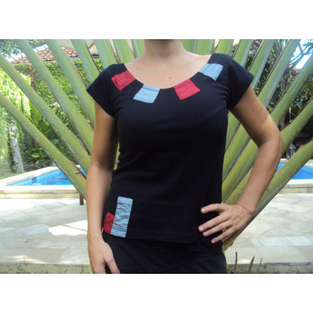 Balishine: Your natural source of indonesian handicraft presents in its Ready to wear collection the Tee-shirt pamploune:746MYO716604:Jersey tee-shirt with parasut band  black jersey and grey-maroon parasut
