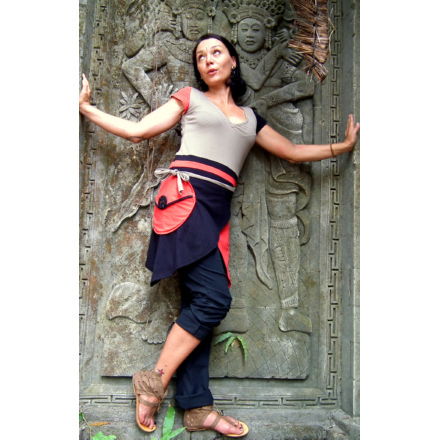 Balishine: Your natural source of indonesian handicraft presents in its Ready to wear collection the Lutin Tunic:746MYO696597:Jersey tunic, optical effect asymmetry and overlay  taupe-terraccota and black jersey