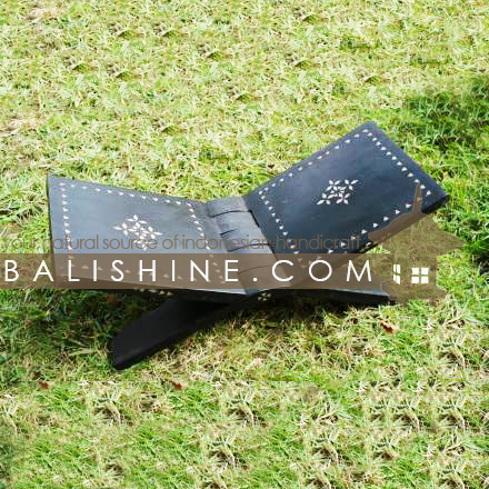 Balishine: Your natural source of indonesian handicraft presents in its Holders collection the Books Holder:39CIK2366:This book display is produced in Bali made from Mahogany wood with shell. dark