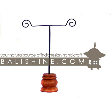 Balishine: Your natural source of indonesian handicraft presents in its Holders collection the Earings Holder 1 Line:39PLA2360:This earings holder is produced in Bali made from Jempinis wood and stainless. The colors available are Black. Brown. Dark Brown or Red.