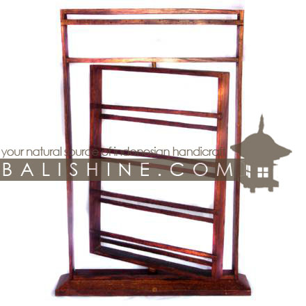 Balishine: Your natural source of indonesian handicraft presents in its Holders collection the Earings Holder:39PLA2352:This earings holder is produced in Bali made from Jempinis wood and is compose of 90 pairs. The colors available are Black. Brown. Dark Brown or Red.
