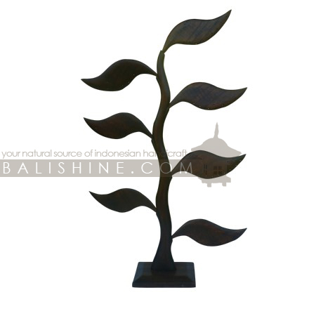 Balishine: Your natural source of indonesian handicraft presents in its Holders collection the Earings Holder:39TUR5419:This earings holder is produced in Bali made from Jempinis wood and is compose of  35 pairs. The colors available are Black. Brown. Dark Brown or Red.