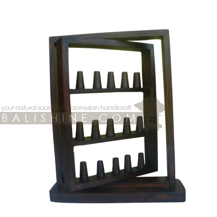 Balishine: Your natural source of indonesian handicraft presents in its Holders collection the Ring holder:39TUR5421:This ring holder is produced in Bali made from Jempinis wood. The colors available are Black. Brown. Dark Brown or Red.