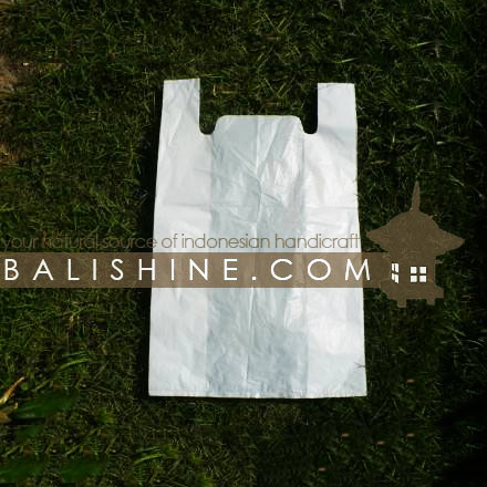 Balishine: Your natural source of indonesian handicraft presents in its Packaging collection the Plastic Bag:316BIN5004:This set of 100 pieces plastic bag with large handle. 3 micron is produced in Indonesia. Minimum order 500 pieces. White color