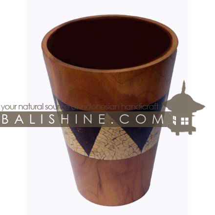 Balishine: Your natural source of indonesian handicraft presents in its Bottle Holders collection the Bottle Holder:633KAL483:This bottle holder is produced in Bali made from teak wood with the skin of coconut shell mosaic. -