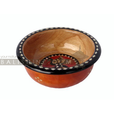 Balishine: Your natural source of indonesian handicraft presents in its Bowls collection the Bowl Lombok:624KET5558:This bowl is a handicraft of Lombok made from mahogany wood. Same as picture