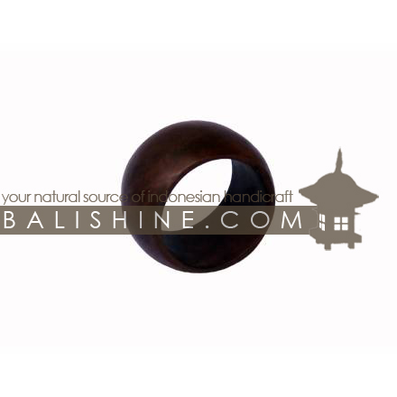 Balishine: Your natural source of indonesian handicraft presents in its Cuttlery collection the Napkin-Ring:632KAL1219:This napkin ring is produced in Bali this handicraft is made from sonokling wood. -