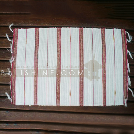Balishine: Your natural source of indonesian handicraft presents in its Placemats collection the PLACEMATS:628VIN5670:This rectangular placemate is  produced in Bali this handicraft is made from seagrass. Same as picture