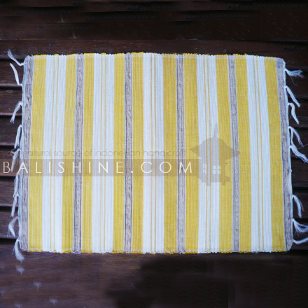 Balishine: Your natural source of indonesian handicraft presents in its Placemats collection the PLACEMATS:628VIN5674:This rectangular placemate is  produced in Bali this handicraft is made from seagrass. Same as picture