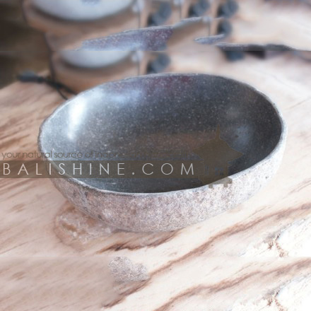 Balishine: Your natural source of indonesian handicraft presents in its Platters collection the Plate:634KEL6435:This platter is produced in Bali made from natural stone. -