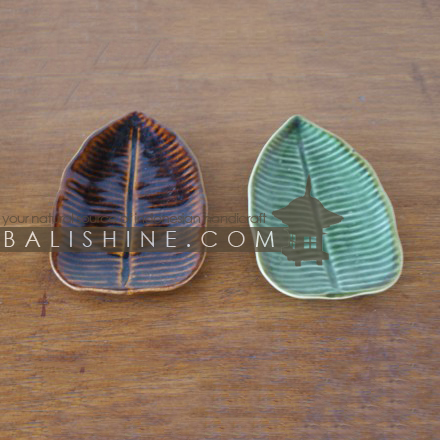 Balishine: Your natural source of indonesian handicraft presents in its Platters collection the Platter:634AGG6126:This plate is produced in Bali made from ceramic.  Same as picture