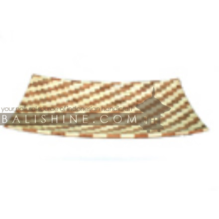 Balishine: Your natural source of indonesian handicraft presents in its Tableware collection the Platter:634DIV1127:This plate is produced in Bali made from white and brown coconut shell wood.   