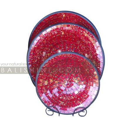 Balishine: Your natural source of indonesian handicraft presents in its Platters collection the Platter set of 3:634ARA5810:This set of 3 platters is produced in Bali from teracota with painting glass mosaic finishing. Same as picture. Display available. please contact us.