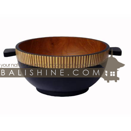Balishine: Your natural source of indonesian handicraft presents in its Salad Bowls collection the Salad Bowl:629KAL1081:This bowl is produced in Bali made from teak and mango  wood with the matting of the skin of white and black  coconut shell. -