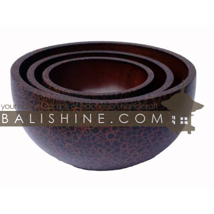 Balishine: Your natural source of indonesian handicraft presents in its Tableware collection the Salad Bowl:629KAL1082:This set of 3 bowls is produced in Bali made from mango wood with a natural cinamon.  