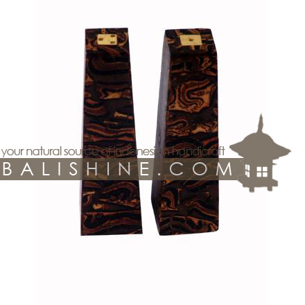 Balishine: Your natural source of indonesian handicraft presents in its Saltcellars & Pepper Pots collection the Saltcellars and Pepper pots:630KAL1154:This set of saltcellars and pepper pots is produced in Bali made from coconut wood with an natural and parfumed tropical wood known as fern. -