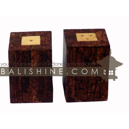 Balishine: Your natural source of indonesian handicraft presents in its Tableware collection the Saltcellars and Pepper Pots:630KAL1155:This set of saltcellars and pepper pots is produced in Bali made from coconut wood with an natural and parfumed tropical wood known as cinamon.  