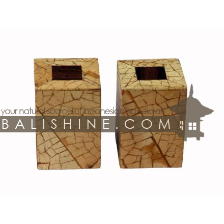 Balishine: Your natural source of indonesian handicraft presents in its Saltcellars & Pepper Pots collection the Saltcellars and Pepper pots:630KAL1157:This set of saltcellars and pepper pots is produced in Bali made from sonokling wood and  the matting of white coconut shell mosaic. -