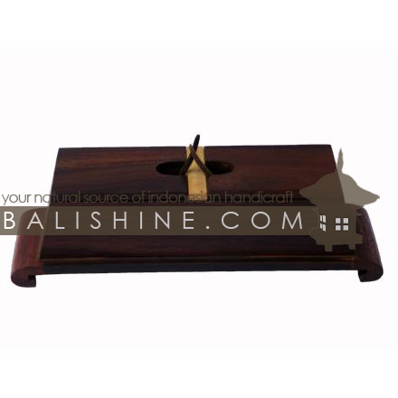 Balishine: Your natural source of indonesian handicraft presents in its Saltcellars & Pepper Pots collection the Saltcellars and Pepper pots:630KAL1161:This set of saltcellars and pepper pots with holder is produced in Bali made from sonokling wood. -