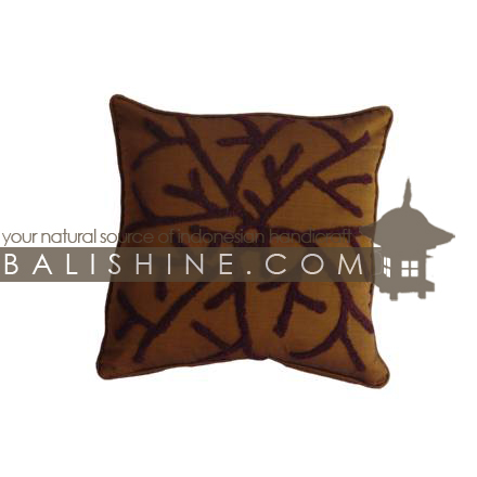 Balishine: Your natural source of indonesian handicraft presents in its Textile & Rugs collection the Pillow Cases:537KAN1290:This pillow case is produced in Bali it's a handmade textile with woolen embroidery and closing zip.  50% coton and 50% polyester. Same as picture