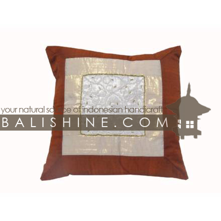 Balishine: Your natural source of indonesian handicraft presents in its Pillow cases collection the Pillow cases:537MKN5036:This pillow case is produced in Bali it's a handmade textile with closing zip. 50% coton and 50% polyester. Same as picture