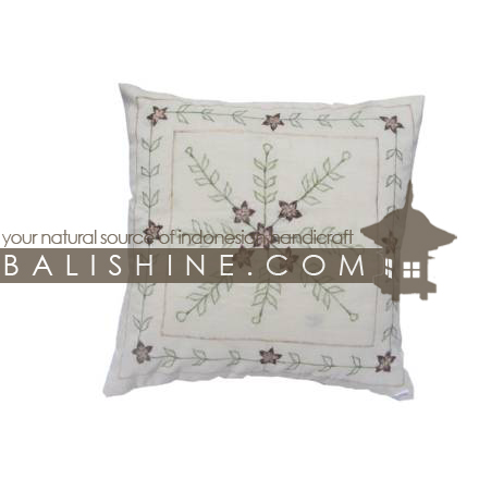 Balishine: Your natural source of indonesian handicraft presents in its Pillow cases collection the Pillow cases:537MKN5038:This pillow case is produced in Bali it's a handmade textile with closing zip. 50% coton and 50% polyester. Same as picture
