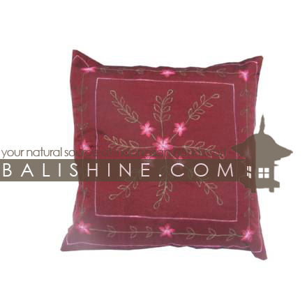 Balishine: Your natural source of indonesian handicraft presents in its Pillow cases collection the Pillow cases:537MKN5041:This pillow case is produced in Bali it's a handmade textile with closing zip. 50% coton and 50% polyester. Same as picture