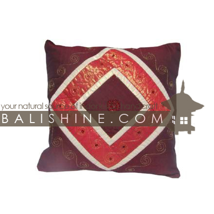 Balishine: Your natural source of indonesian handicraft presents in its Pillow cases collection the Pillow cases:537MKN5043:This pillow case is produced in Bali it's a handmade textile with closing zip. 50% coton and 50% polyester. Same as picture