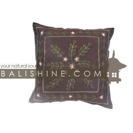 Balishine: Your natural source of indonesian handicraft presents in its Pillow cases collection the Pillow cases:537MKN5046:This pillow case is produced in Bali it's a handmade textile with closing zip. 50% coton and 50% polyester. Same as picture
