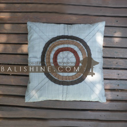 Balishine: Your natural source of indonesian handicraft presents in its Pillow cases collection the Pillow cases:537MKN6171:This pillow case is produced in Bali it's a handmade textile with closing zip. Same as picture