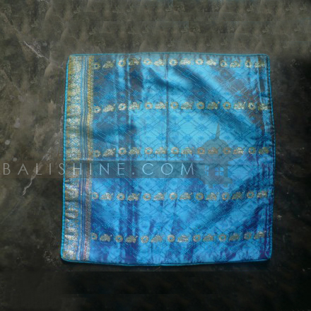 Balishine: Your natural source of indonesian handicraft presents in its Pillow cases collection the Pillow cases:537VIN5475:This pillow case is produced in Bali it's a handmade textile with closing zip. Same as picture