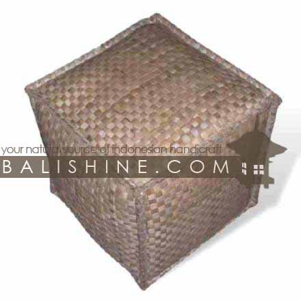Balishine: Your natural source of indonesian handicraft presents in its Pouf Stools collection the Pouf Stool:541JAS3058:This square pouf stool is produced in Bali made from the matting of natural water hyacinth with capok inside. Natural color