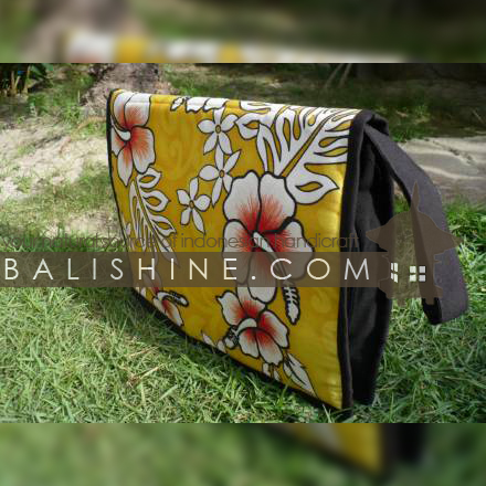 Balishine: Your natural source of indonesian handicraft presents in its Accessories collection the Brief-case:420DES5018:This brief-case is a handicraft of Bali made from textile with zip. Lot of choice of textile. contact us. Lot of choice of textile and color. contact us.