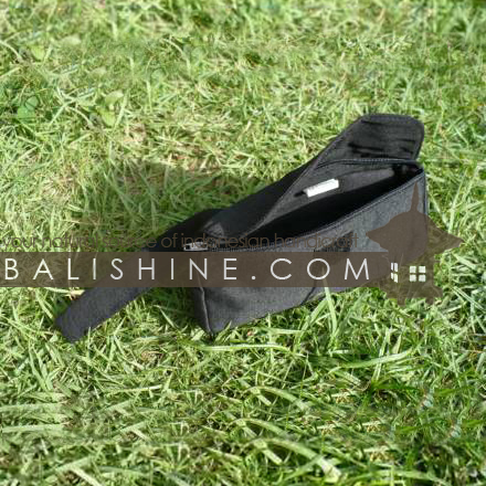 Balishine: Your natural source of indonesian handicraft presents in its Accessories collection the Glasses-case:420DES5019:This glasses-case is a handicraft of Bali made from textile with zip. Lot of choice of textile. contact us. Lot of choice of textile and color. contact us.