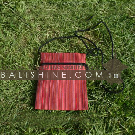 Balishine: Your natural source of indonesian handicraft presents in its Accessories collection the Passeport bag:420MKN5023:This passeport bag is a handicraft of Bali made from textile with zip. Lot of choice of textile. contact us. Lot of choice of textile and color. contact us.