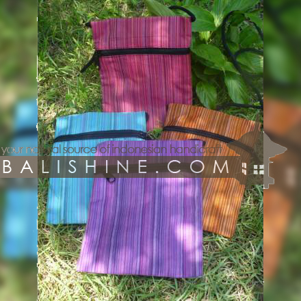 Balishine: Your natural source of indonesian handicraft presents in its Accessories collection the Passeport bag:420MKN5050:This passeport bag is a handicraft of Bali made from textile with zip. Lot of choice of textile. contact us. Lot of choice of textile and color. contact us.
