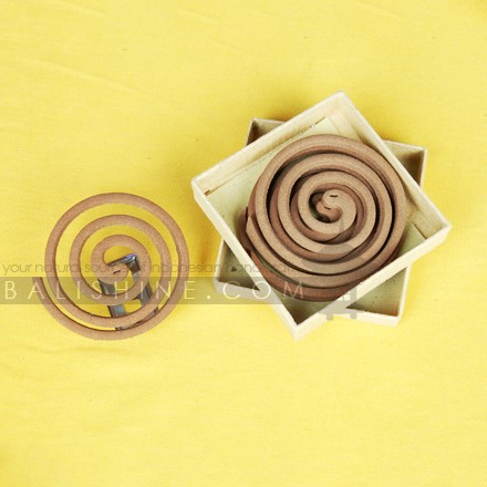 Balishine: Your natural source of indonesian handicraft presents in its Various collection the 1 Pack 4 Coils:44ARJ542401:This incense coil is produced in Bali made from tropical pulp flower. 1 coil is burning for 6 hours.  Also available in aromas : Amber, Apple, Bergamot, Cacao, Canabis, Chempaka, Cinnamon, Citronnella, Clove, Coconut, Coffe, Darshan, Euqaliptus, Frangipani, Gardenia, Grass, Jasmine, Krishna Musk, Lavender, Lemon, Lotus, Macana, Mango, Musk, Nagchampa, Narcis, Night Queen,  Opium, Orange, Orchid, Passion Fruit, Patchouly, Peppermint, Rose, Rosemary, Sakura, Sandalwood, Spice, Strawberry, Sweet balinese, Variety, Vetiver, Ylang-Ylang, Vanilla, Lotus.