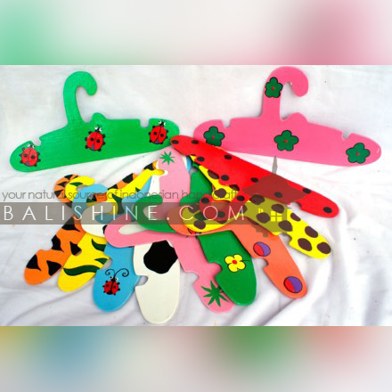 Balishine: Your natural source of indonesian handicraft presents in its Stuff for Kids collection the Clothes holder:415DZO76353:This clothes holder is a handicraft of Bali made from albasia wood. -