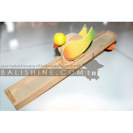 Balishine: Your natural source of indonesian handicraft presents in its Stuff for Kids collection the Game:415DZO76396:This game is a handicraft of Bali made from pinus wood. -