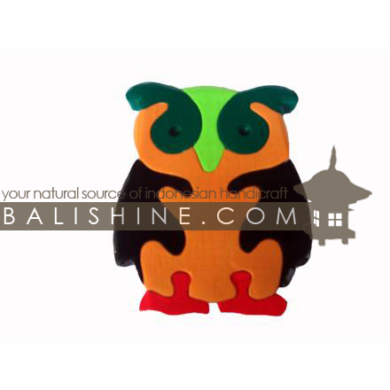 Balishine: Your natural source of indonesian handicraft presents in its Various collection the Puzzle:415BAL8634:This hawk puzzle is produced in Bali made from albesia wood.  Full color