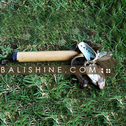 Balishine: Your natural source of indonesian handicraft presents in its Various collection the Natural Maracas:412CIK603524:This maracas is a handicraft of Bali made from bamboo with natural shell.  